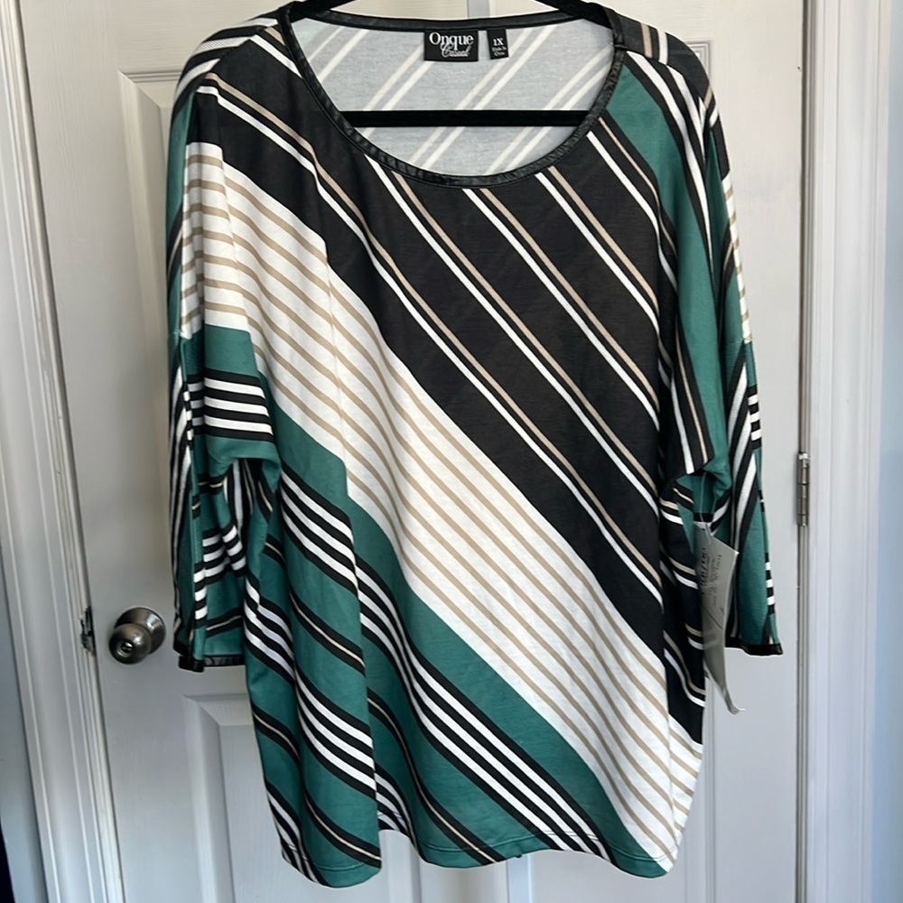 NWT - Onque Casual Women’s striped top - Size 1x -